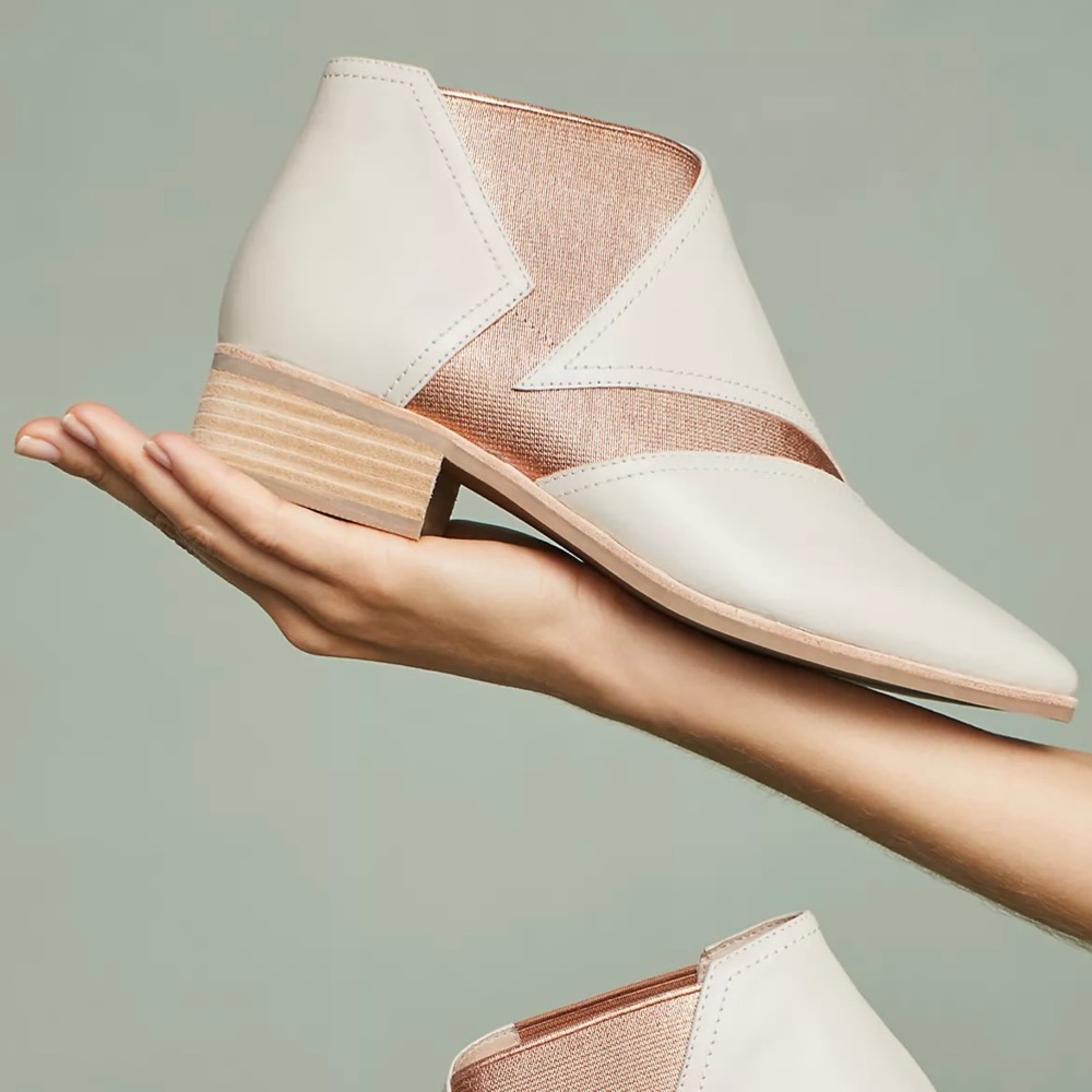 Intentionally Blank Strike Chelsea Boots - size 39